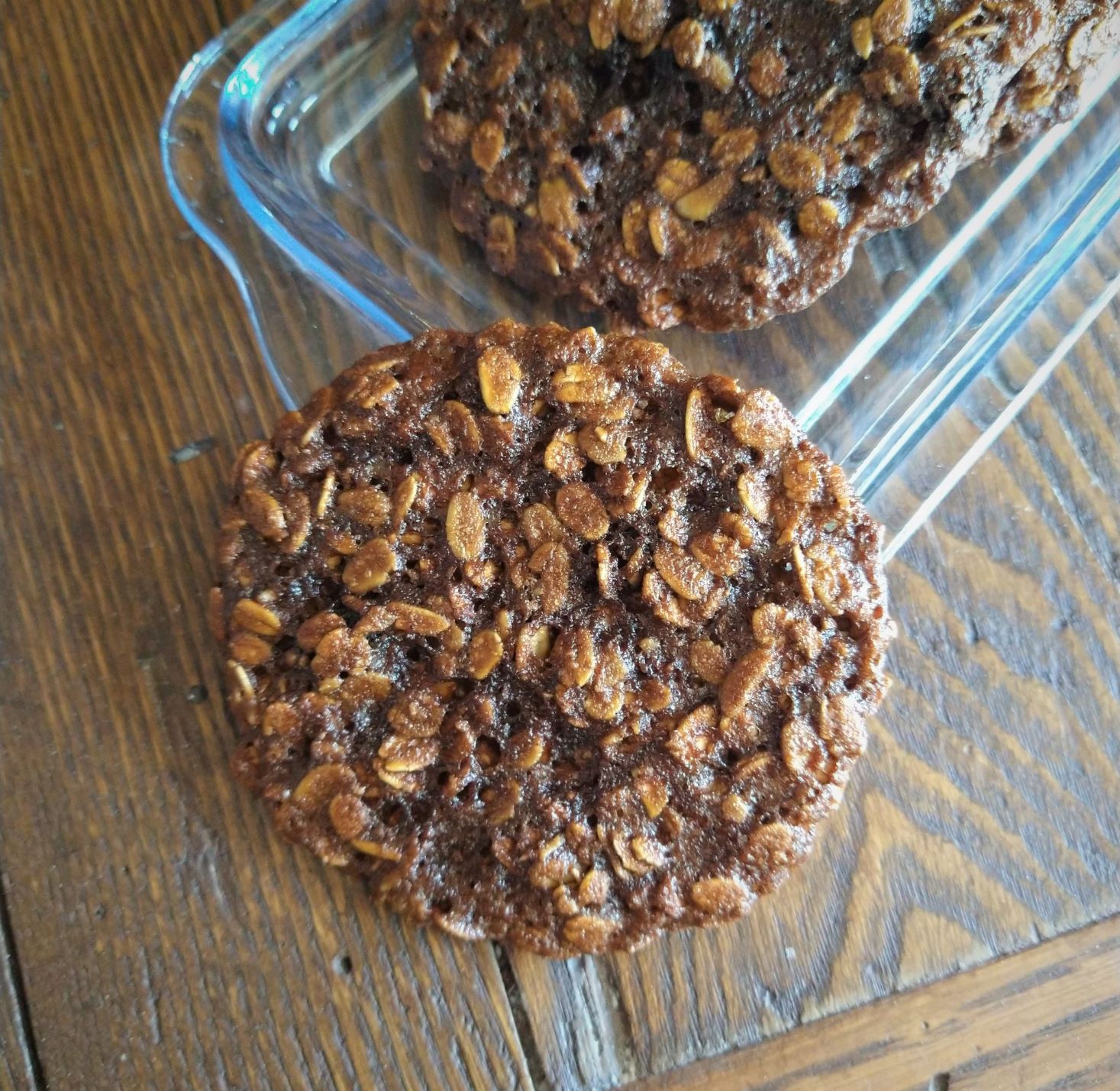 oatmeal molasses cookie